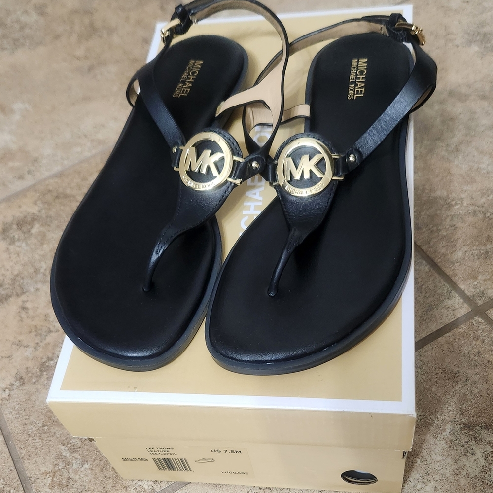 Michael Kors Lee Thong Leather Sandals